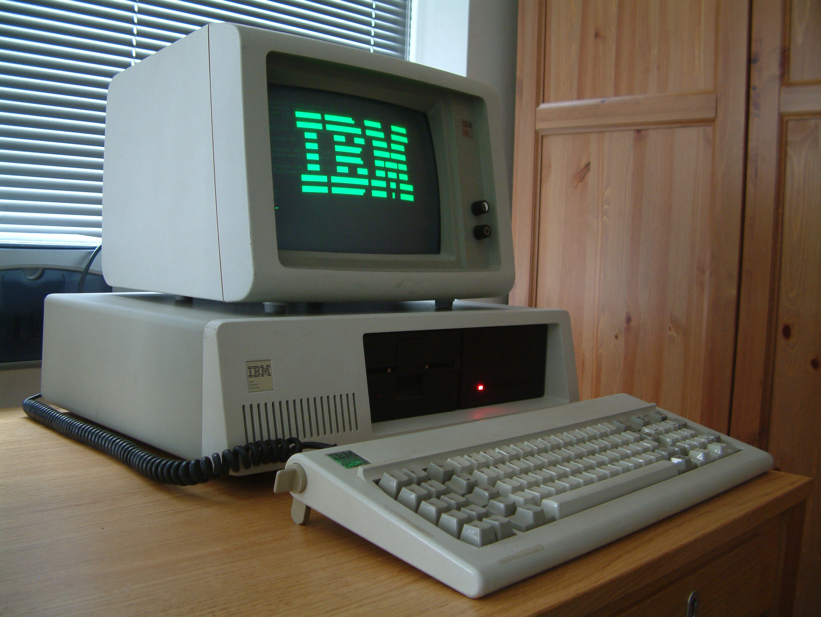 IBM PC with MDA monitor. [4]